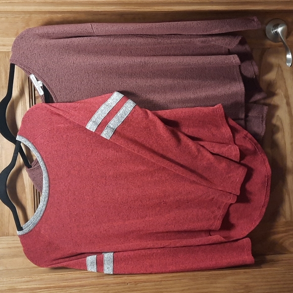 BUNDLE! Space dyed knit tops  Sm/Med - Picture 2 of 3